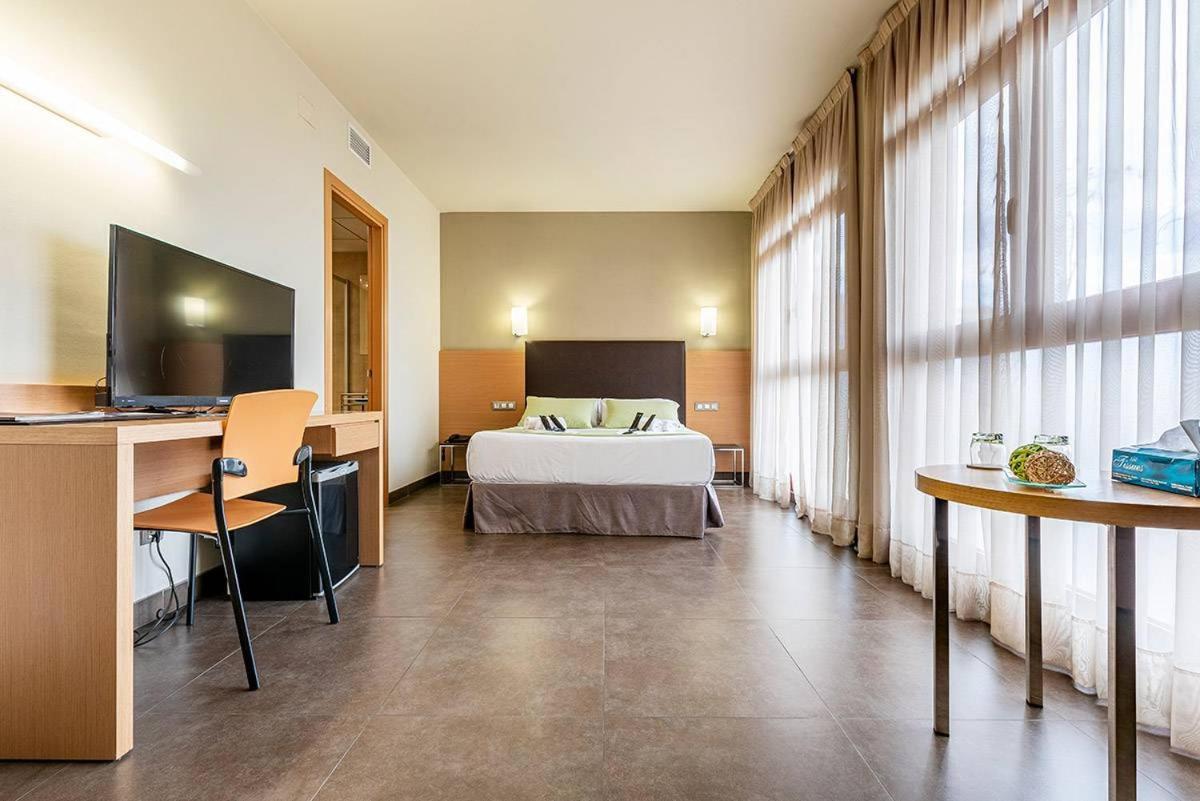 Hotel Pere III El Gran Vilafranca del Penedès Extérieur photo