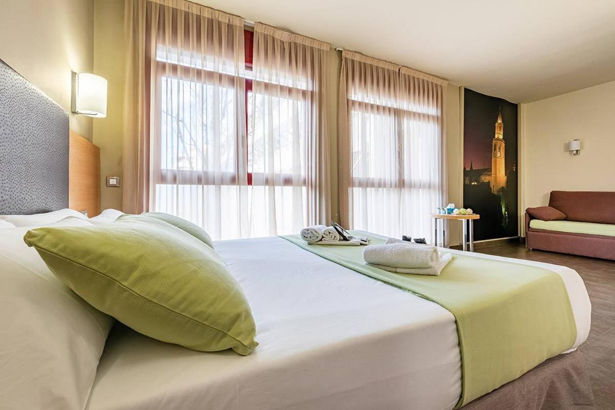 Hotel Pere III El Gran Vilafranca del Penedès Extérieur photo