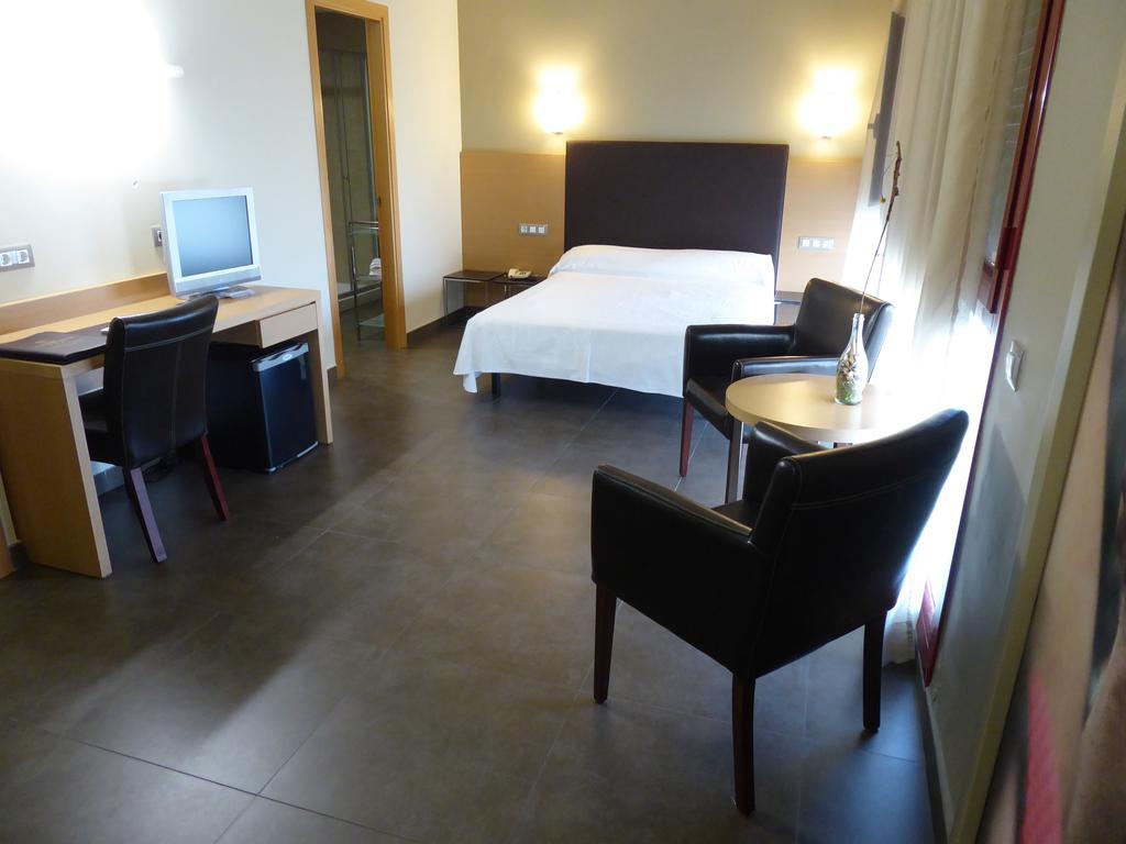 Hotel Pere III El Gran Vilafranca del Penedès Extérieur photo